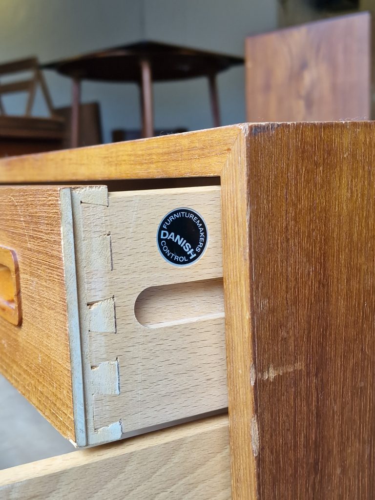 Hundevad Skænk i teak, kommodeskuffer og foldbar låge — billede 11