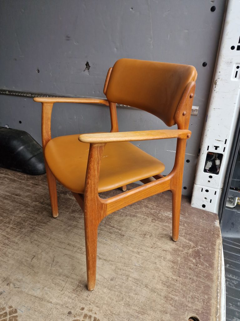Erik Buch, OD49 og OD50 To Erik Buch stole, én med armlæn — billede 5