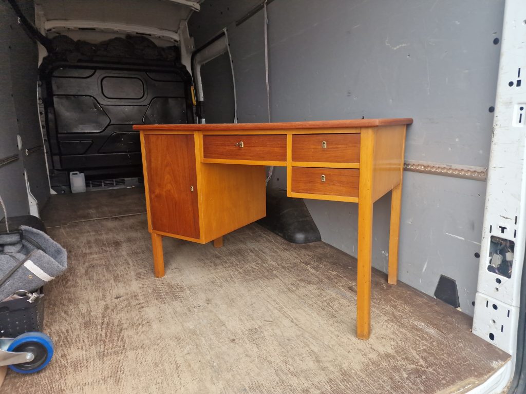 Skrivebord i teak og bøg — billede 11