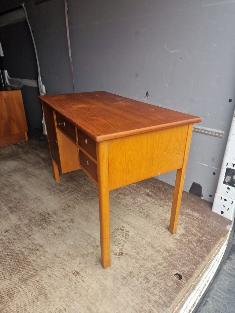 Skrivebord i teak og bøg — billede 7