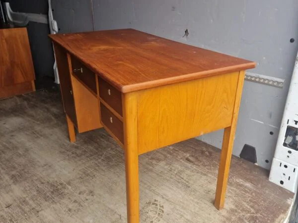 Skrivebord i teak og bøg — billede 7
