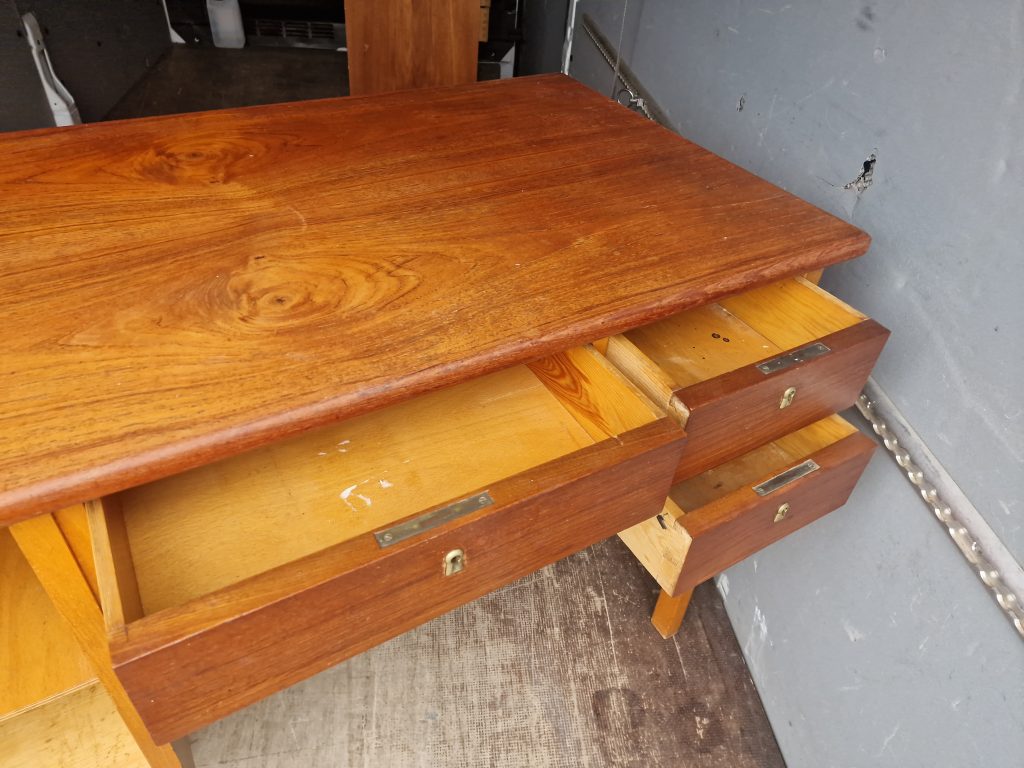 Skrivebord i teak og bøg — billede 9