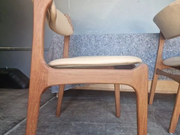 2 spisestole i massiv teaktræ af Erik buch model OD49