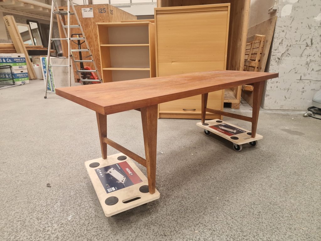Tungt sofabord i teak — billede 6