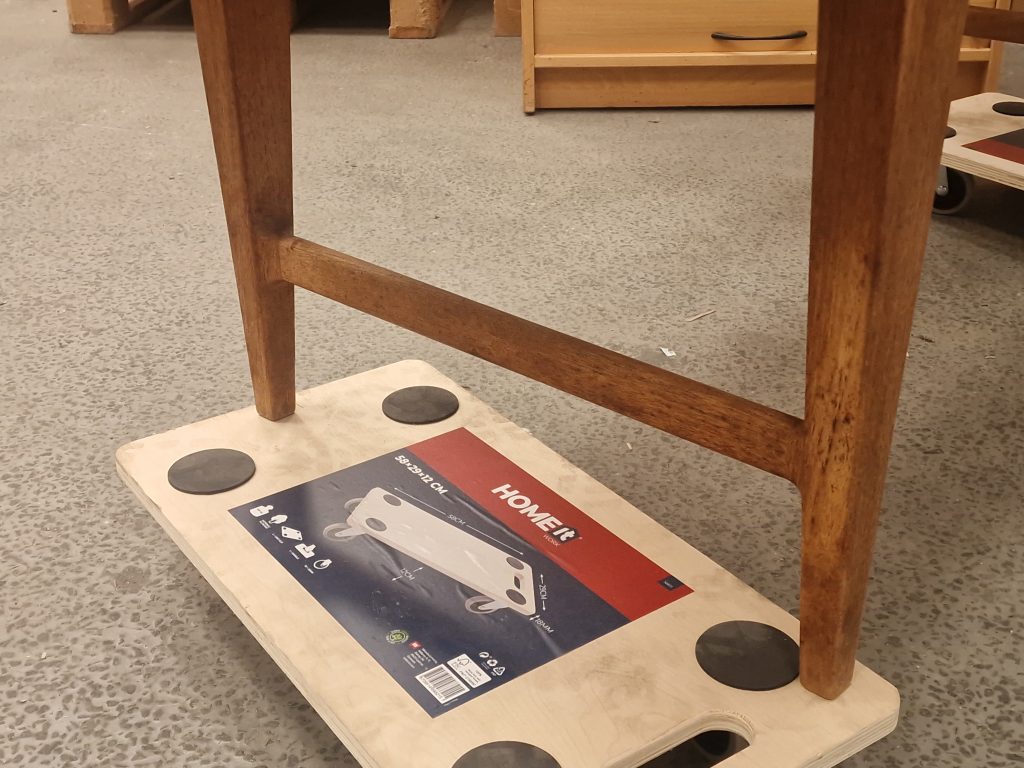 Tungt sofabord i teak — billede 5