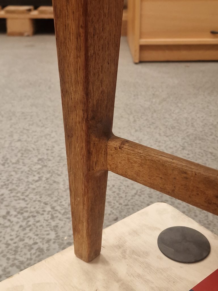Tungt sofabord i teak — billede 10