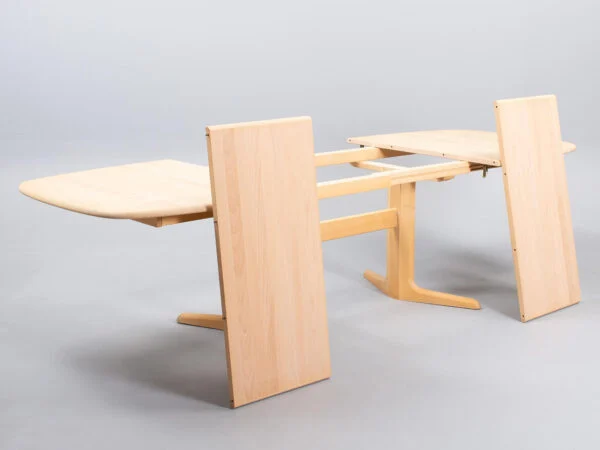 Ovalt spisebord m. to tillægsplader. Skovby Møbelfabrik