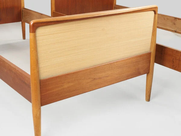 Et par senge i eg, teak og stråflet, ca. 1960’erne — billede 5