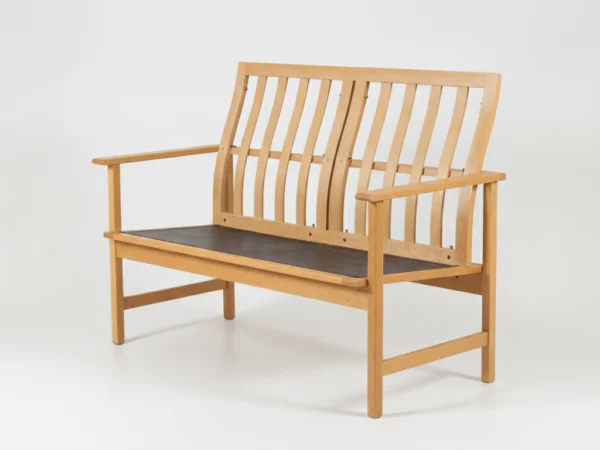 BØRGE MOGENSEN. Fredericia Stolefabrik. To-personers sofa af egetræ, model 2259.
