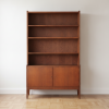 Dansk Snedkermester. Bogreol af eg og teak med underskab, Danmark, 1950/1960’erne. — billede 2