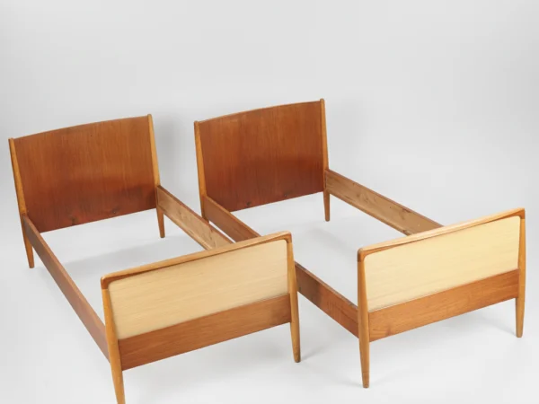 Et par senge i eg, teak og stråflet, ca. 1960’erne — billede 7