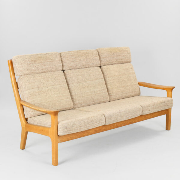 Trepersoners sofa i eg og gråt uldstof, Juul Kristensen