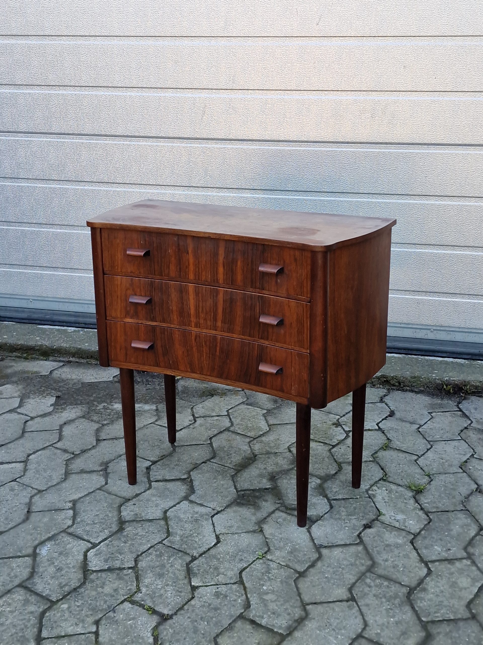 Sød lille retro kommode i palisander