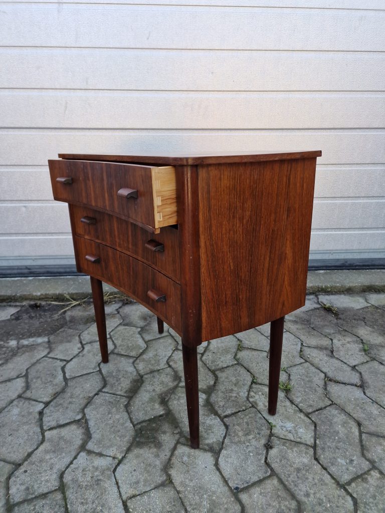 Sød lille retro kommode i palisander — billede 2