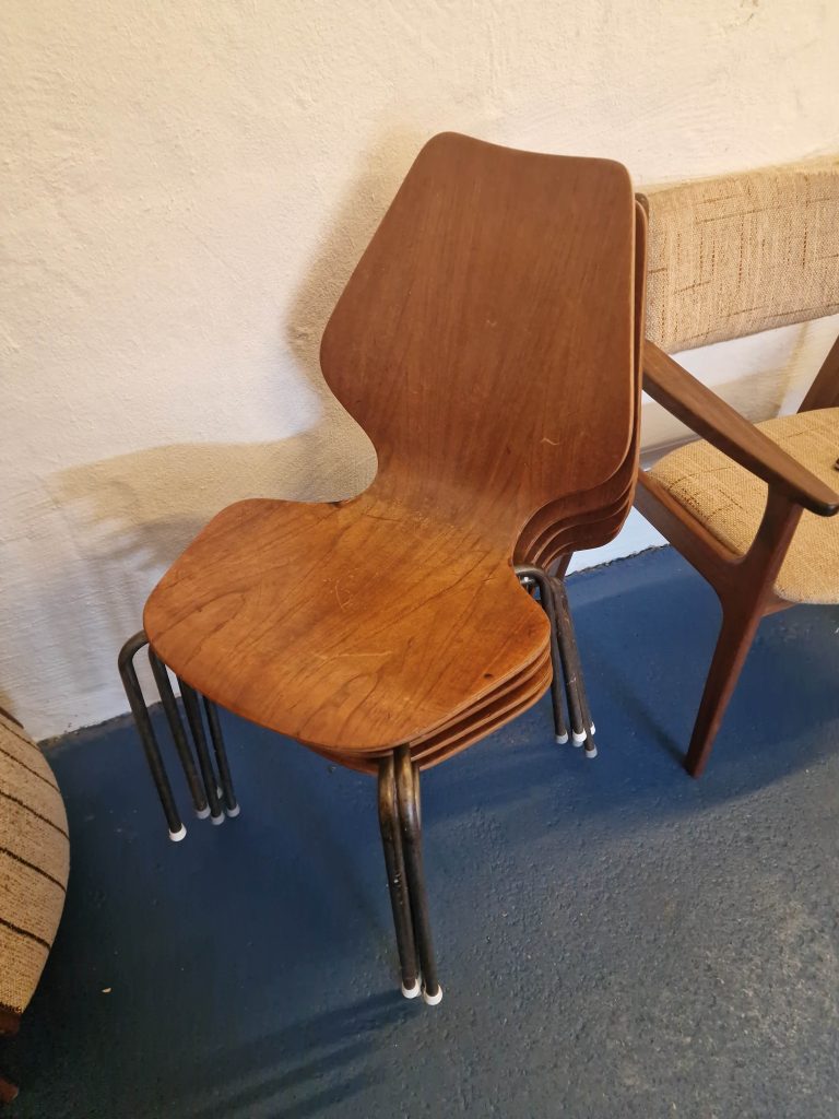 Fem stabelstole i teak — billede 2