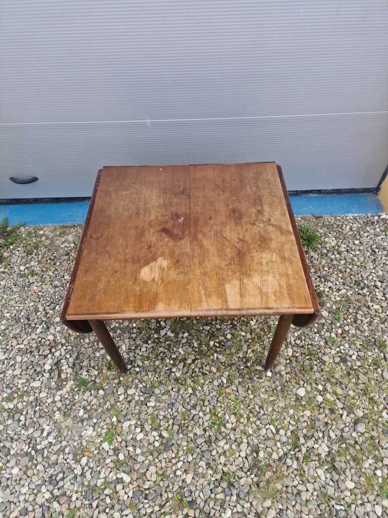 Spisebord med endebuer — billede 8