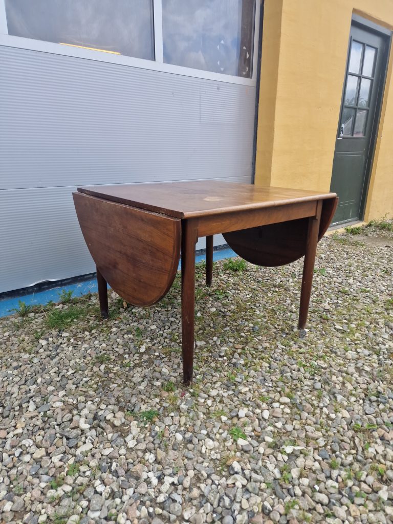 Spisebord med endebuer — billede 7