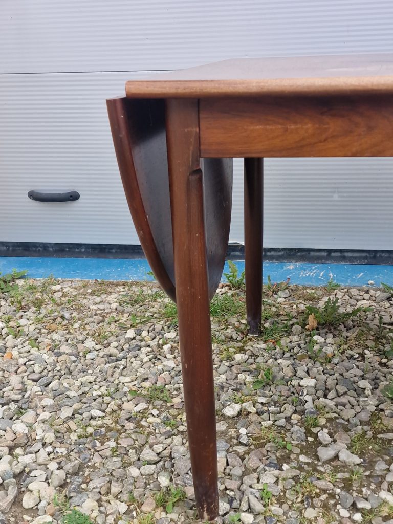 Spisebord med endebuer — billede 11