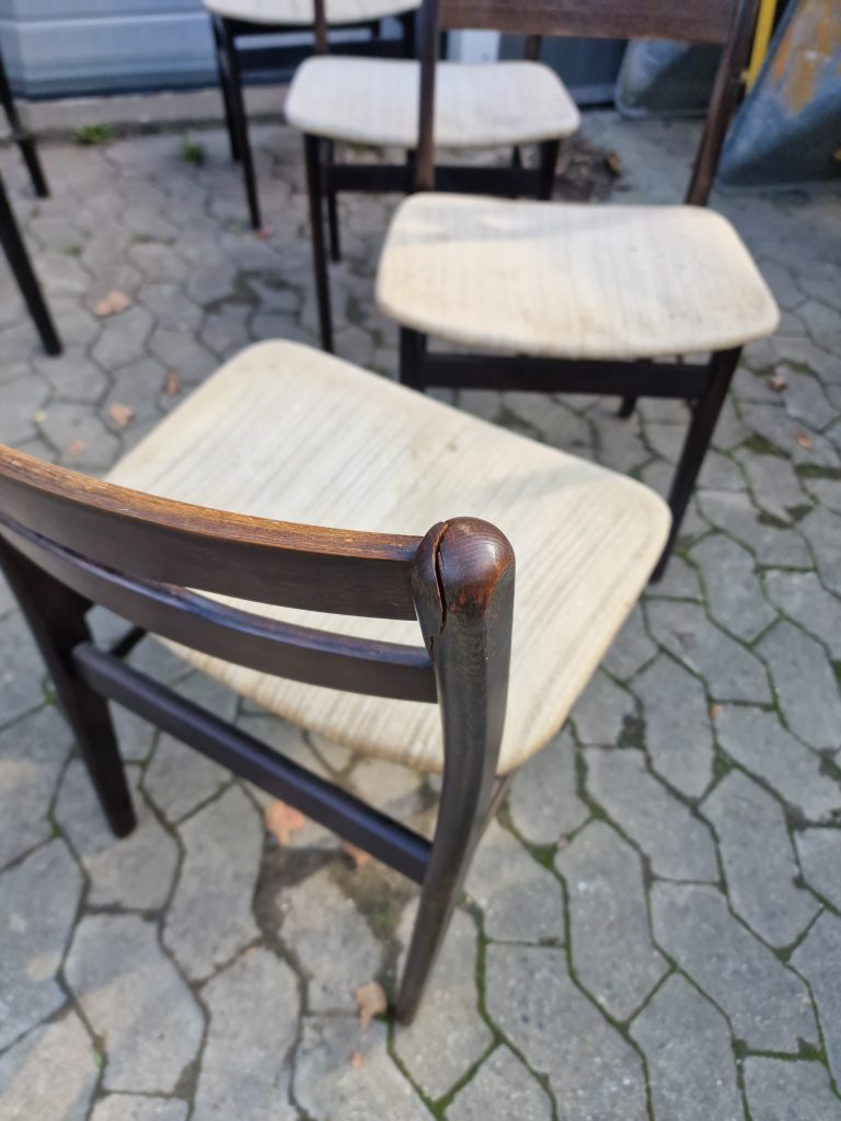 Fire spisestole i bejdset egetræ — billede 7