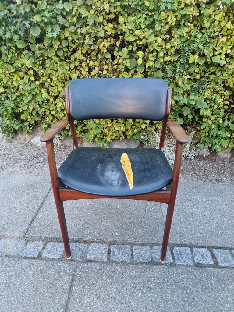 Erik Buch model 49 Armstol i massiv palisander, Erik Buch model 49 — billede 4