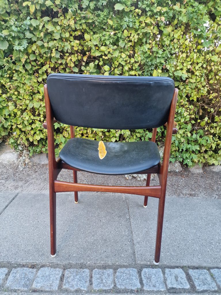 Erik Buch model 49 Armstol i massiv palisander, Erik Buch model 49 — billede 3