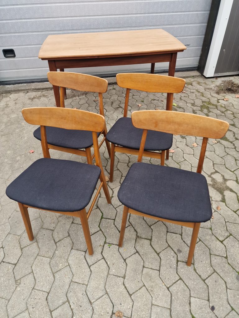 Mosbøl Fire spisestole med rygstykke af teak, Mosbøl — billede 4