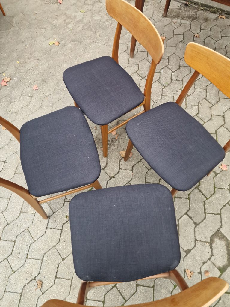 Mosbøl Fire spisestole med rygstykke af teak, Mosbøl — billede 2
