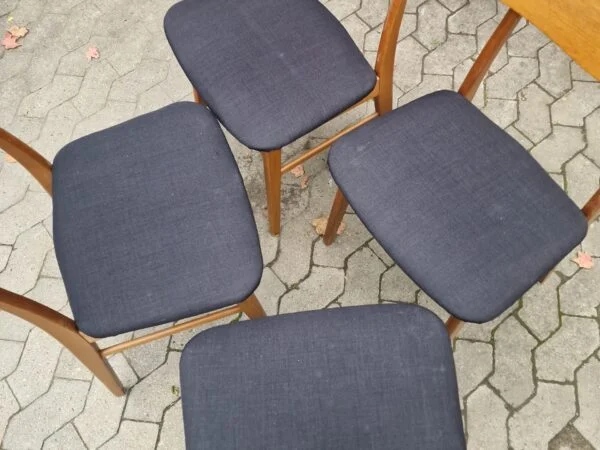 Fire spisestole med rygstykke af teak, Mosbøl
