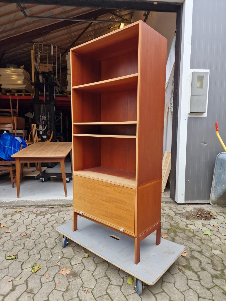 Munch Møbler Slagelse Kontorreol i mahogni, Munch Møbler Slagelse — billede 2