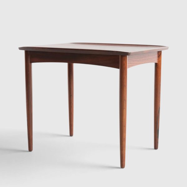 MØBELINTARSIA. Sofabord/sidebord af palisander, 1960’erne. Mærket.