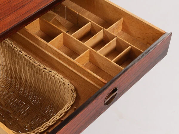 Fritstående sybord af palisander med klap, ML Møbler, No 60. 1950-60’erne, Danmark.