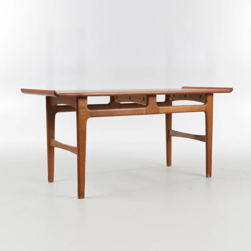 Illums bolighus Sofabord af teak og eg, ca. 1950.