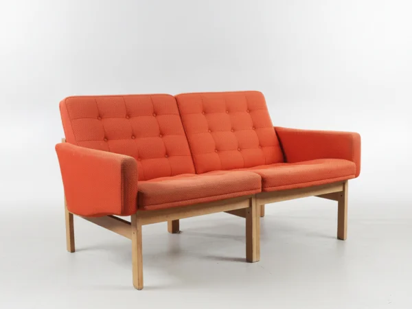 TORBEN LIND & OLE GJERLØV-KNUDSEN. France & Søn. To-personers “Moduline” sofa af eg, 1960’erne.