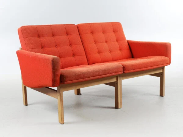 TORBEN LIND & OLE GJERLØV-KNUDSEN. France & Søn. To-personers “Moduline” sofa af eg, 1960’erne.