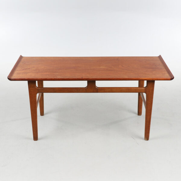 Sofabord af teak og eg, ca. 1950.