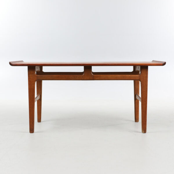 Sofabord af teak og eg, ca. 1950.