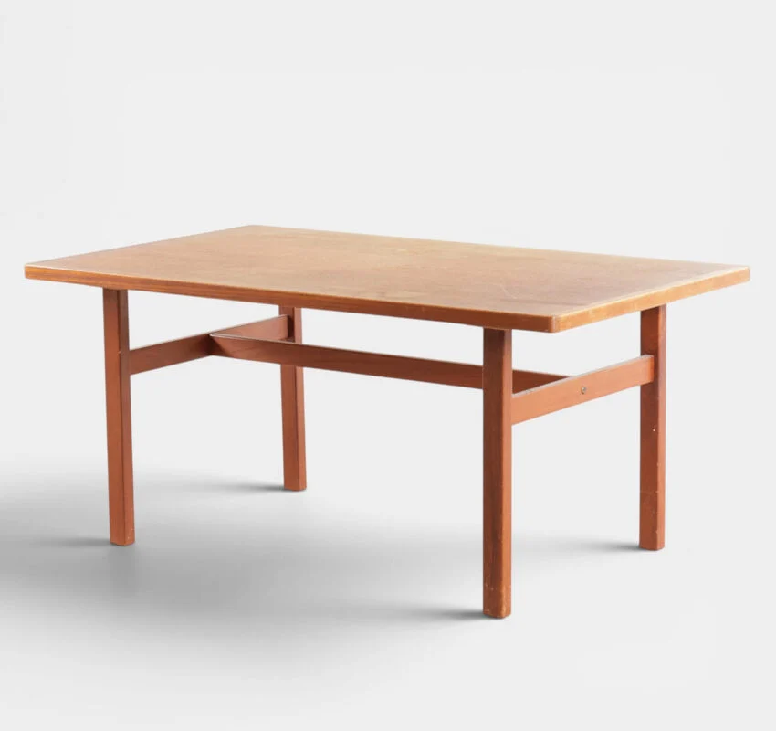 Sofabord af teak med rektangulær plade. Danmark, 1960’erne.
