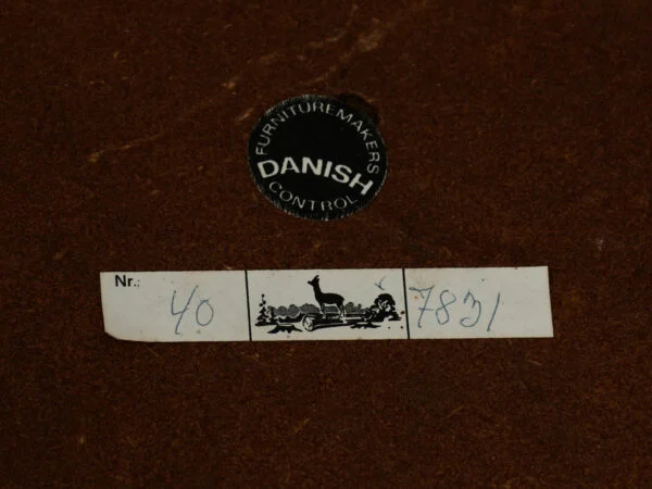 Tue Poulsen, Haslev Møbelsnedkeri TUE POULSEN. Cirkulært sofabord med stel af bejdset bøg, top ilagt keramiske klinker, Haslev Møbelsnedkeri, Danmark, 1960/1970’erne. — billede 5