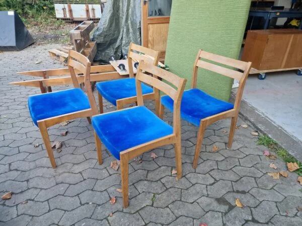 4 spisebordsstole i massiv egetræ