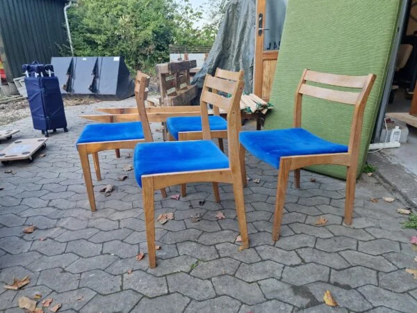 4 spisebordsstole i massiv egetræ