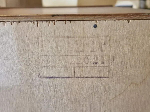 Dækketøjsskab teak med jalousi låger — billede 17