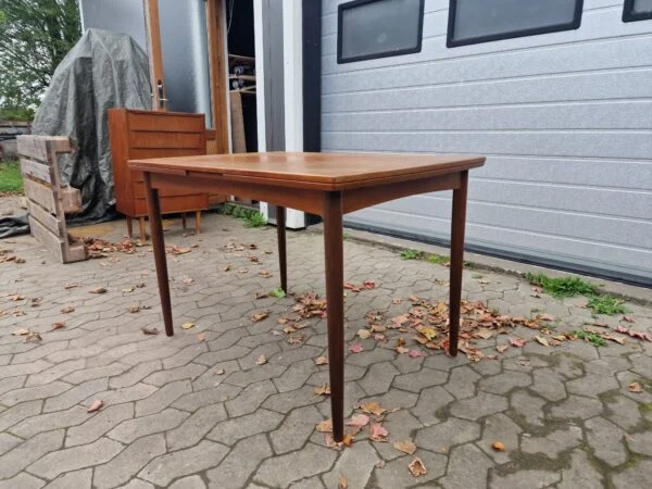 Spisebord m. hollandsk udtræk / spisebord (L: 113/200 cm)