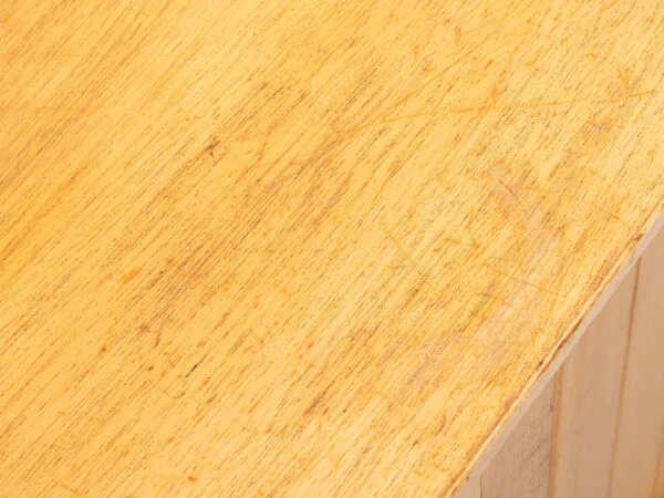 Edmund Brouer, Brouer Møbelfabrik EDMUND BROUER. Skænk i teak, front med skydedøre fremstillet hos Brouer Møbelfabrik. Danmark, 1970’erne. — billede 9
