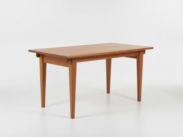 Spisebord i teak med tillægsplade