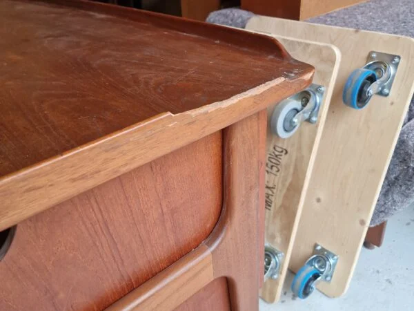 Svend Aage Madsen fritstående skrivebord i teak – Sigurd Hansens Møbelfabrik — billede 9