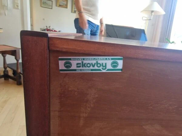 Lang lav skænk, palisander, Skovby