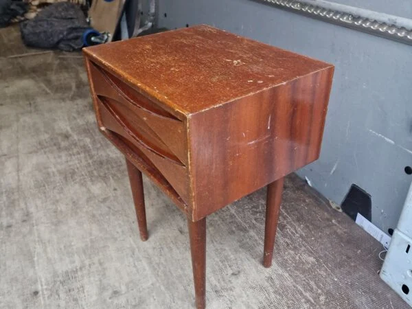 Smal NC kommode i lakeret teak — billede 8