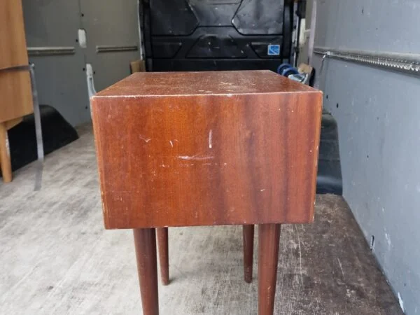 Smal NC kommode i lakeret teak — billede 7