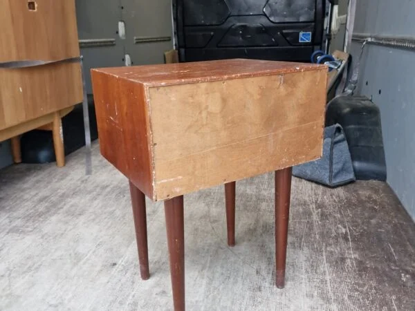 Smal NC kommode i lakeret teak — billede 11