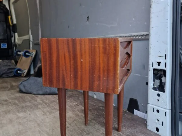 Smal NC kommode i lakeret teak — billede 13
